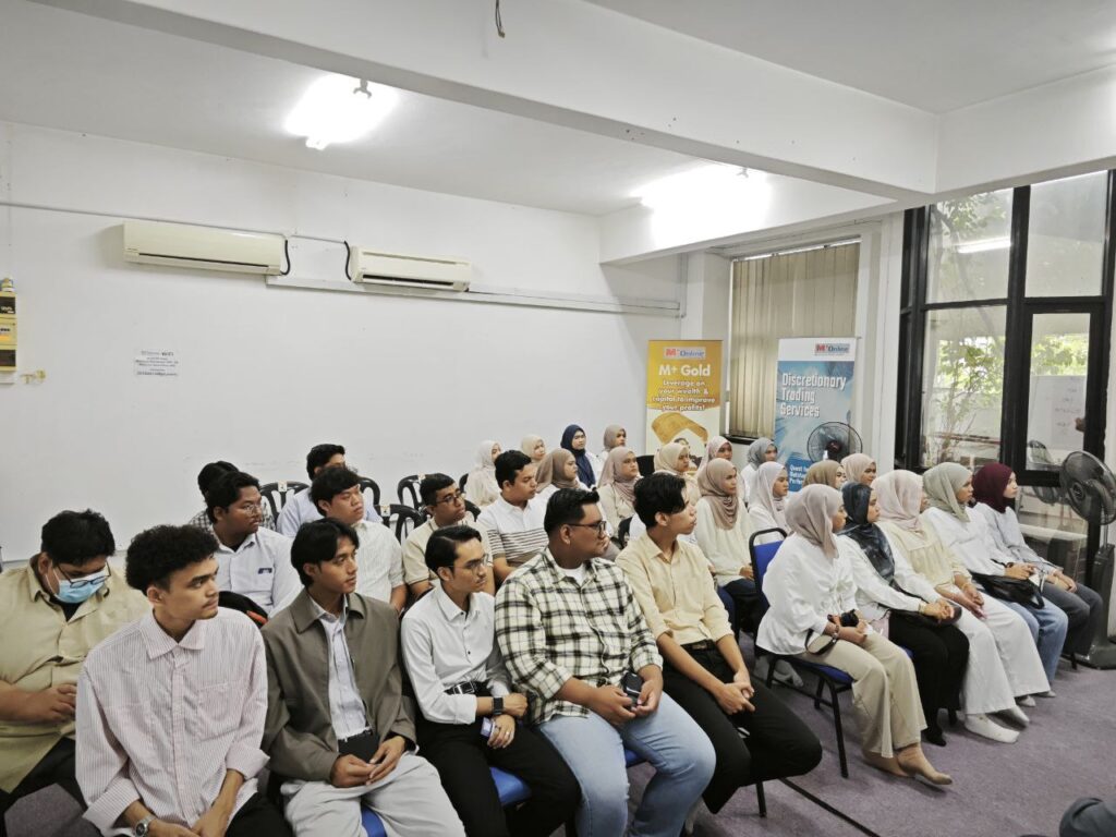 UiTM Arau Perlis student participating in a collaboration and work-experience discussion at the MATA office.