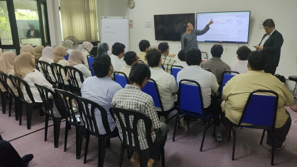 UiTM Arau Perlis student at the MATA office during a collaboration meeting and industry experience sharing session.