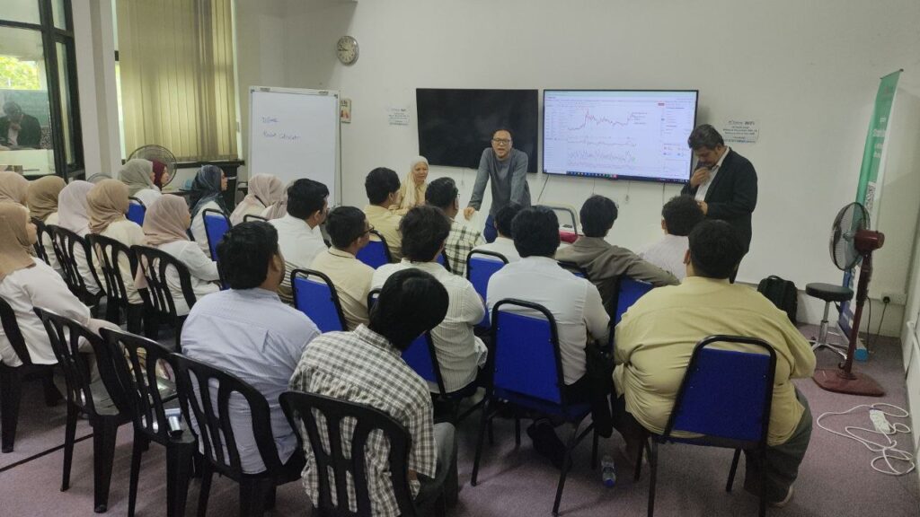 UiTM Arau Perlis student engaging in a collaboration and work-experience sharing session at the MATA office.